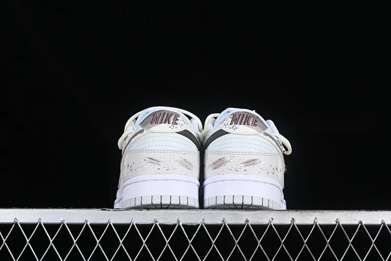 All Categories Nk SB Dunk Series Nk SB Dunk Low Low-top Sneakers Nk Dunk Low "Neutral" Urban Ruins Taupe Retro Deconstruction SB Strap Low-top Casual Sneakers DV0831-101
